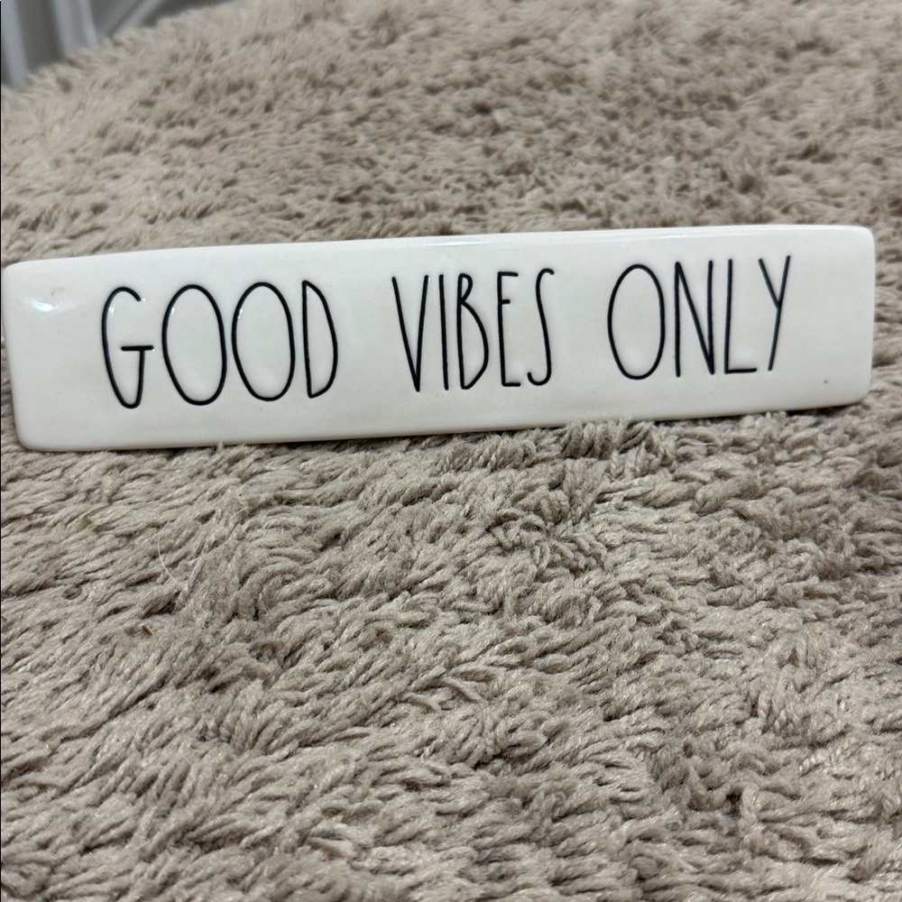 RAE DUNN Ceramic 'Good Vibes Only' Decorative Tray and Note Holder - White - Picture 3 of 5